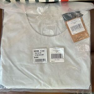 NEW The North Face Tin Grey T-Shirt